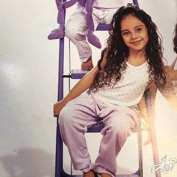 کودکی ترلان پروانه  ترلان پروانه